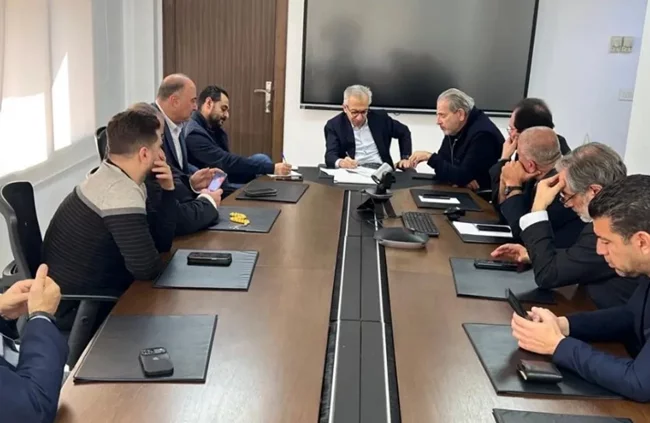 البساط يطمئن إلى توافر السلع الأساسية والمحروقات