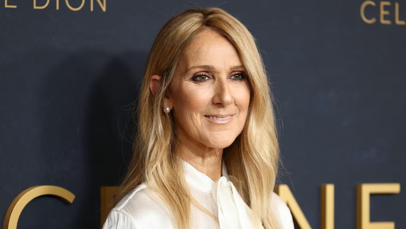 بعد سنوات من المعاناة مع مرض نادر… سيلين ديون تعود إلى جمهورها بعشر حفلات في باريس