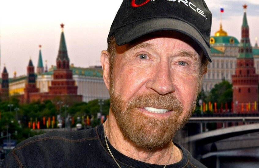 وفاة الممثل الأمريكي تشاك نوريس عن عمر يناهز 86 عاماً