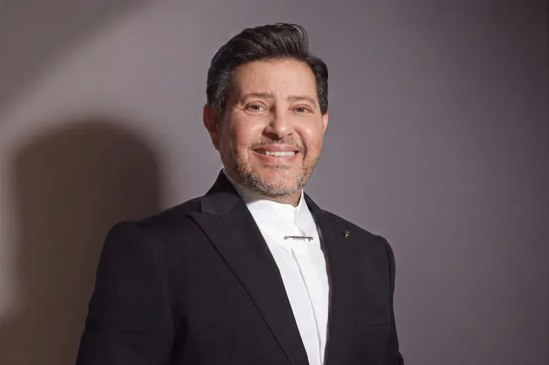 مضاعفات بالقلب والكلى.. هاني شاكر في العناية المركزة