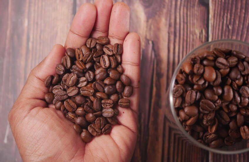 مركب طبيعي في القهوة يحمينا من التهابات اللثة