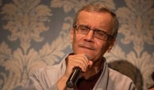 D6AC0FB1-0229-4066-A7AB-A56E76AC2921