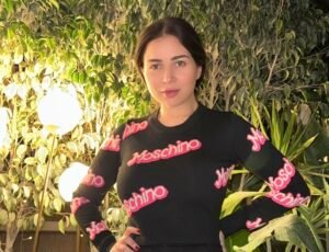 بعد خروجها من المستشفى.. مي عز الدين تشارك صورها الجديدة