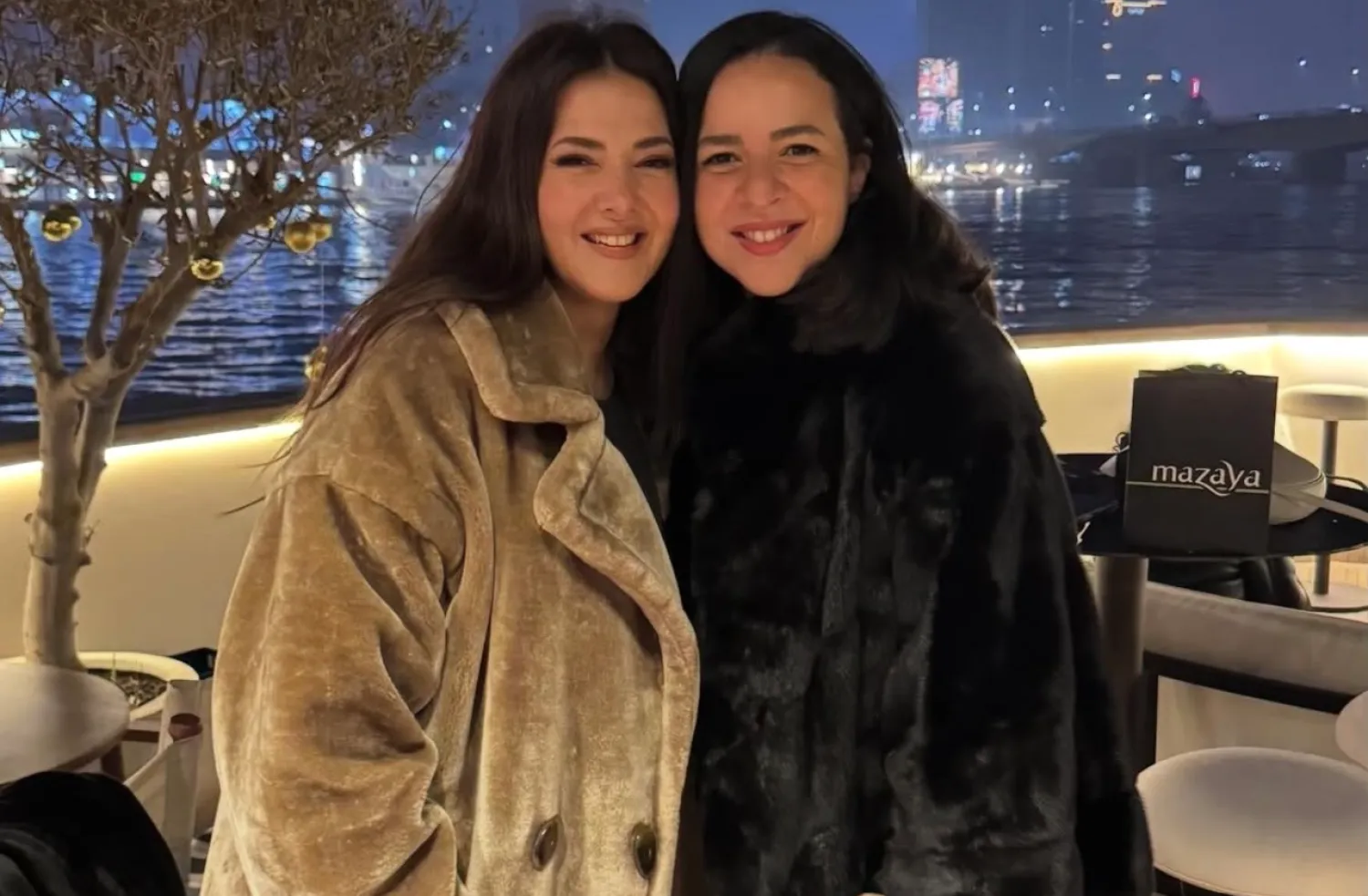 دنيا وإيمي سمير غانم تجتمعان على المسرح لأول مرة