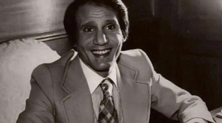 نجل شقيقه يفجر مفاجأة.. العندليب مات بتسمم الدم وليس بسبب الكبد