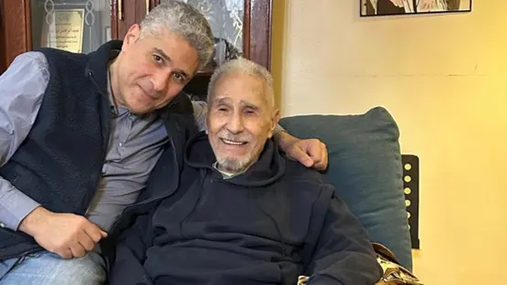 نجل عبدالرحمن أبو زهرة يستغيث: يرفضون وجودنا بجواره في أوقاته الأخيرة